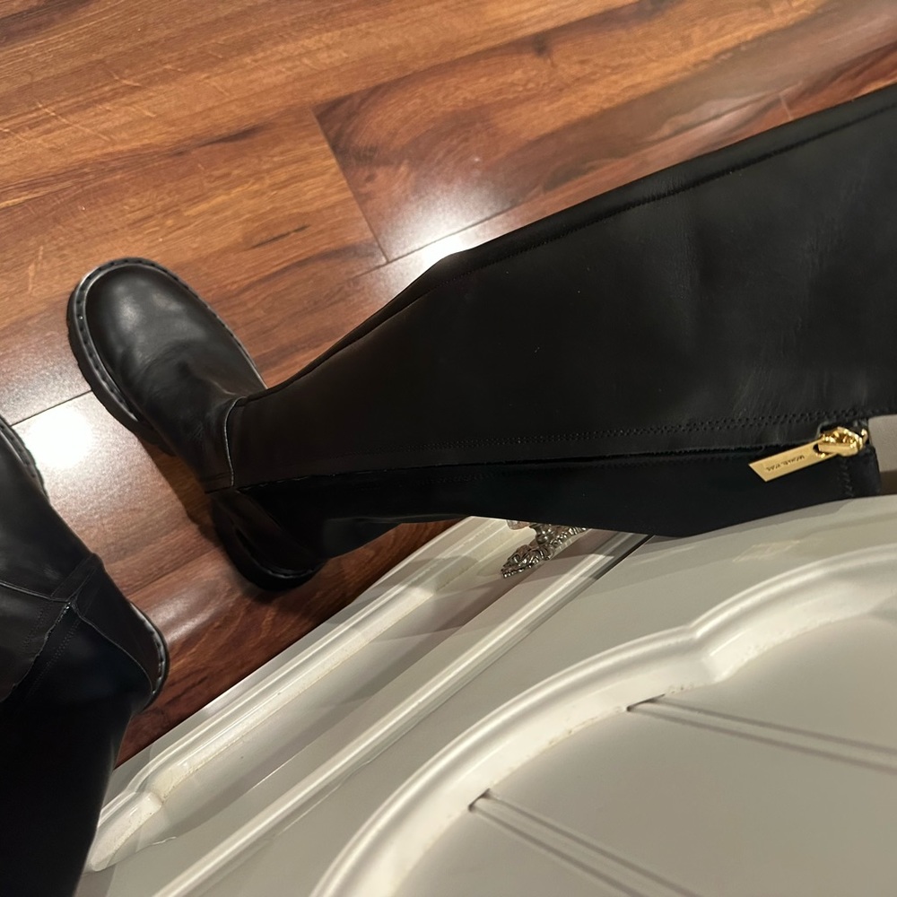 Black Knee-High Women's Boots - Picture 4 of 5